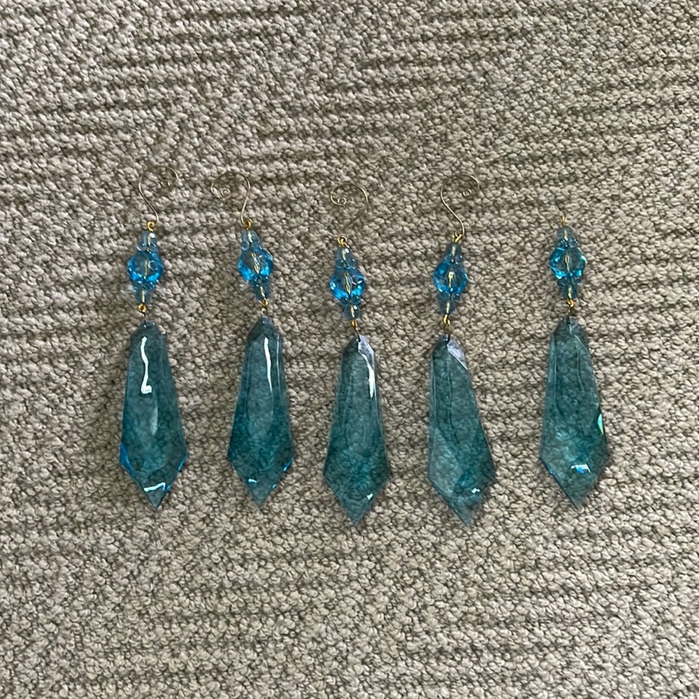 5 Acrylic Turquoise Chandelier Beads